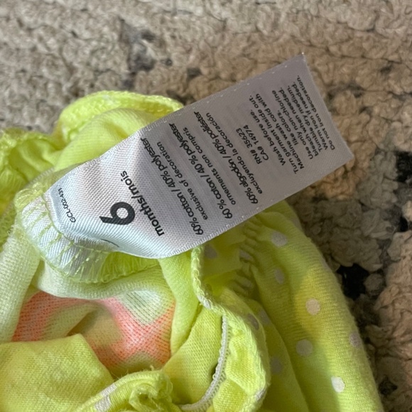 Carter’s baby girls size 6 months romper yellow white polkadot flamingo - Picture 4 of 5